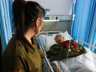 九旬老兵急需输血 爱心市民接力献上“生命之光”