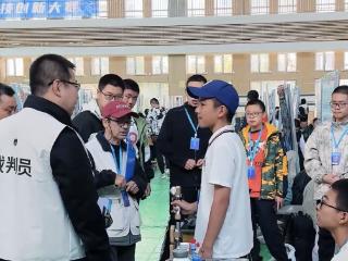 乌鲁木齐少年科技创新大赛开幕“智行手杖+”—彰显学子人文关怀