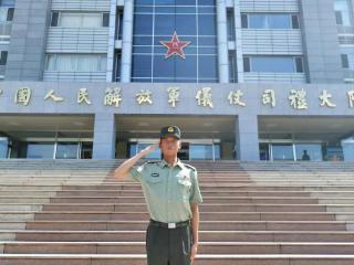 把青春的韧性，刻进每一个铿锵有力的正步——记九三阅兵场上的黄科大人、国际学院学生董泽峰