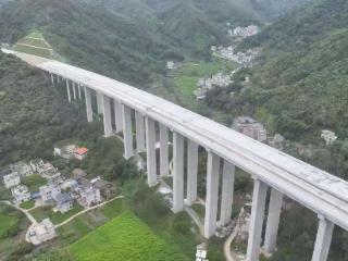 建设新进展！中交路建苍容高速7标双幅顺利贯通