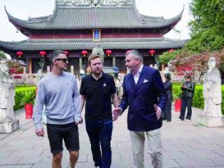 江苏南京：金陵挥杆，斯诺克球员触摸千年文脉