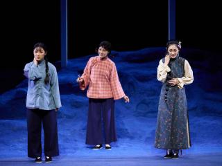 改编自林海音同名小说，北京曲剧《城南旧事》首演