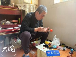 “面塑尚大叔”在合肥火了 当事人：走红后一晚上能卖出200个，供不应求