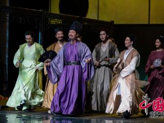 国话原创话剧《牡丹亭上三生路》首演 再续汤显祖笔下不朽情缘