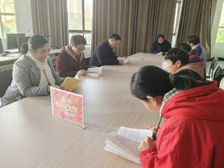 书香护成长 清风满乡村——泰山区徐家楼街道白峪店子村开展“扫黄打非”主题读书活动