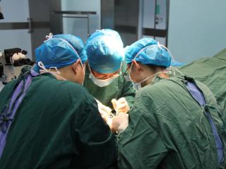 腋下悄然冒出无痛肿块？神经鞘瘤或是罪魁祸首