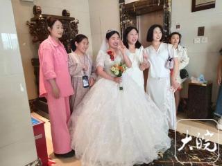 阜阳“爱心工厂”李妈妈与她的三十多个残疾孩子