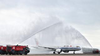 国航C919载旗首飞香港