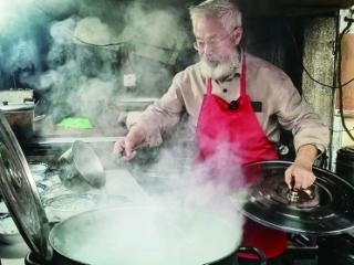 江苏南京：延续40年的爱心小店，吸引各地食客的柴火馄饨