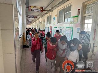 枣庄市薛城区周营镇中心小学开展消防演练活动