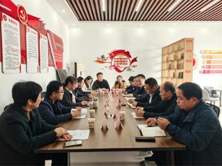 省民族宗教委夏娟一行到流坡坞镇开展党支部“双联共建”活动