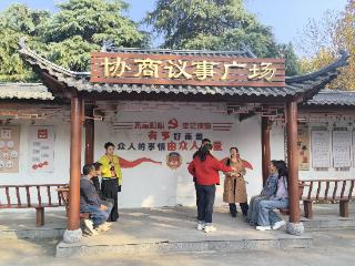 信阳：委员下沉网格 居民幸福满格丨贯彻落实省委政协工作会议精神