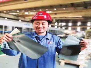 太钢“手撕钢”：从0.02毫米到0.015毫米量产