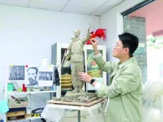 会“塑人”也会“树人” 南审有位“爱捏泥巴”的辅导员