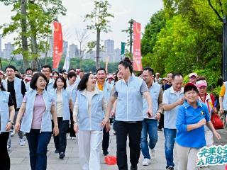 完美公司：“益起为她，筑梦芳华”完美公益健步走南宁站温暖开走
