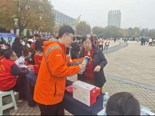 平安产险潍坊中心支公司参加潍坊市消防宣传月活动