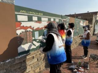 青山彩绘焕新颜 邻里共沐文明风