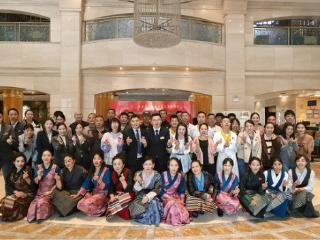 加强民族团结 谱写雪域高原新时代统战工作新篇章