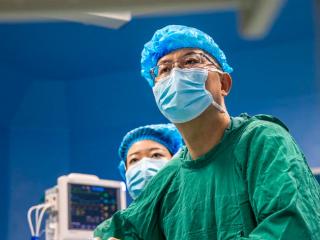 慕常松：以微创之刃护佑生命，用仁心仁术诠释医者担当