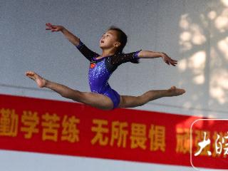 阜阳7岁体操小将闪耀省赛！被赞 “邓琳琳接班人”