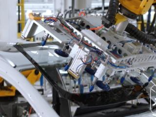 2025网聚美好安徽｜记者探访奇瑞“超级工厂”：全自动高速生产线，智能科技感满满