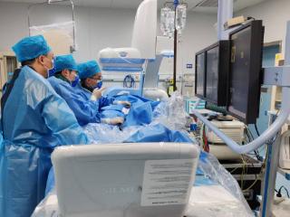 “我的手术再也不用往外跑了！”——锦屏县人民医院成功开展多项心血管微创介入手术