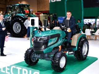 汉诺威展现场直击 | 听，世界这样为雷沃智能农机点赞