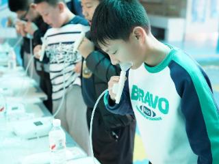 AI“一键生成”体质报告 小学运动会玩转智慧体育