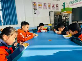 清明种瓜 小满养蚕 秋分收稻 这所学校的农事课程让劳动教育“开花结果”