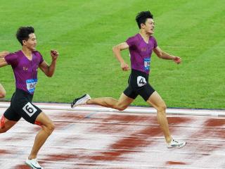 河北运动员获男子400米比赛银铜牌