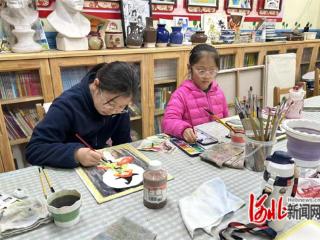 石家庄市凤凰社区举办少儿绘画教学活动