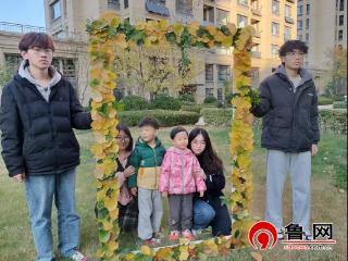 德州天衢新区长河街道绿城社区开展“框住甜蜜时光 共绘幸福长河”活动