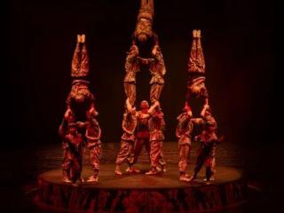 力拔头筹！大型民族杂技剧《追随》荣膺金奖