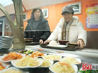 “十四五”·大图景 小目标｜老年人的“暖心饭”