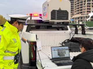 “淮南空中交警”护航马拉松比赛