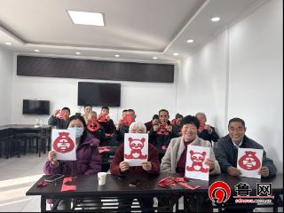 德州天衢新区抬头寺镇双庙陈村：“熊猫献瑞 吉袋剪乐”剪纸活动点亮文化生活