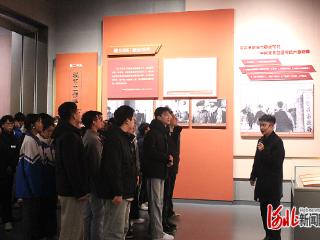 石家庄装备制造学校军事社团参观石家庄解放纪念馆