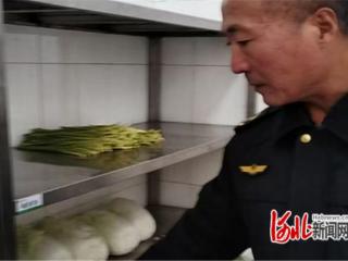 深泽县市监局开展护航“小餐桌”食品安全专项检查