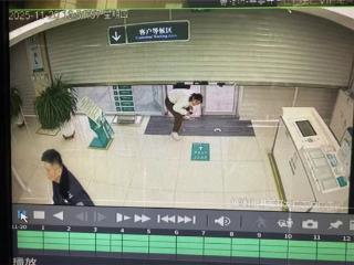 警银携手阻诈骗，暖心服务获赞誉