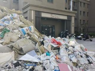 小8跑街|冬季火灾事故高发 记者直击小区消防“顽疾”