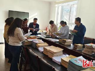 石家庄井陉矿区贾庄中心小学教师开展教案与作业评比活动