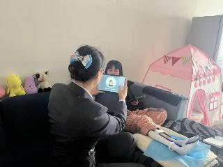 打破网点限制 传递金融温度——农行高铁支行为行动不便客户上门办卡解难题