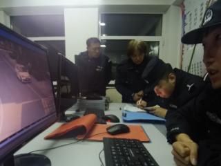 泰安高新区民警接力寻人，2.5万元现金完璧归赵