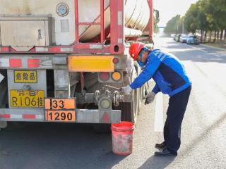 宜兴市新材料产业园开展突发事件应急实战演练