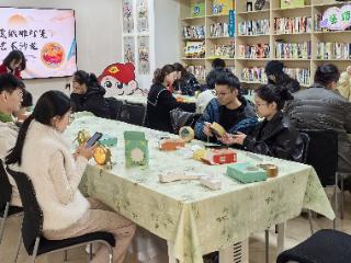 苏州园区菁汇社区：巧手雕光，灯映邻里