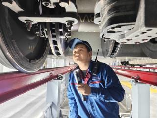 动车组里的“守夜人”