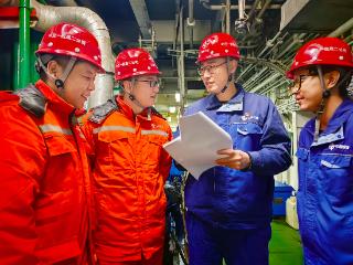 中交一航局二公司船舶分公司组织开展“坚强战斗堡垒 争当施工先锋”主题党日活动