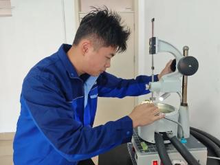 驻青央企项目故事|工装上的青春注脚