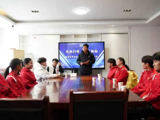 全运健儿载誉归乡 榜样力量点亮校园