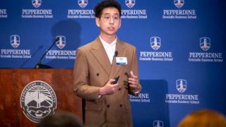 胡超 Charles Hu 获2026年《福布斯》“30 Under 30”能源与绿色科技榜单提名